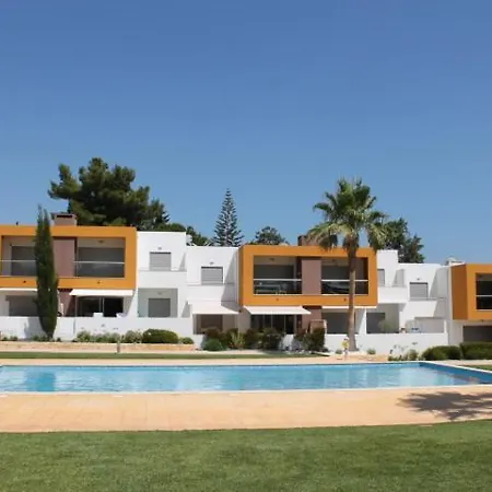 Apartamento Gomes شقة *