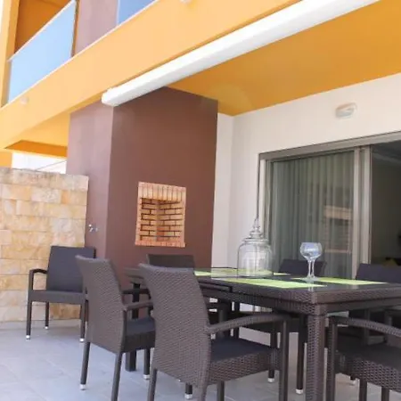 Apartamento Gomes شقة *